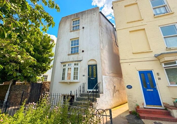 4 Bedroom Detached House For Sale In La Belle Alliance Square, Ramsgate, CT11
