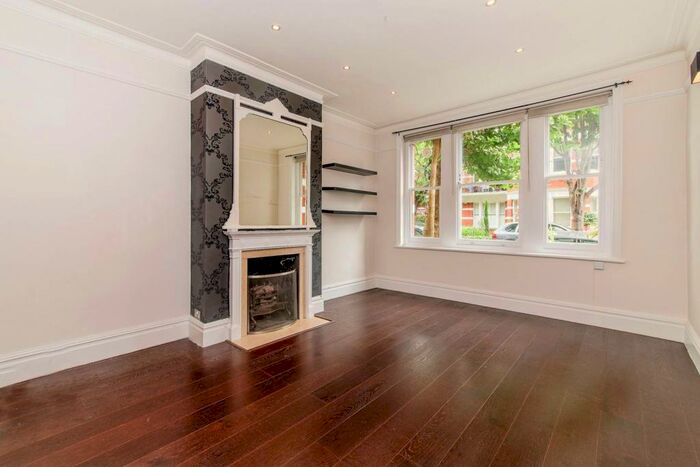 3 Bedroom Flat To Rent In Riverview Gardens, Barnes, London, SW13