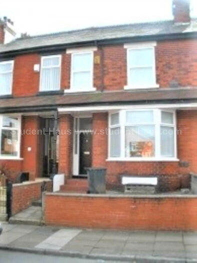 5 Bedroom House To Rent In Moorfield Road, Salford, M6