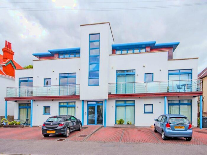 2 Bedroom Apartment To Rent In Stourcliffe Avenue, Southbourne, Bournemouth, BH6