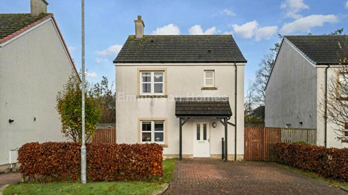 3 Bedroom Detached House For Sale In Mure Park, Uplawmoor, G78