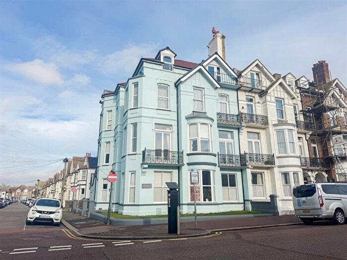 2 Bedroom Flat To Rent In Marina, Bexhill, TN40