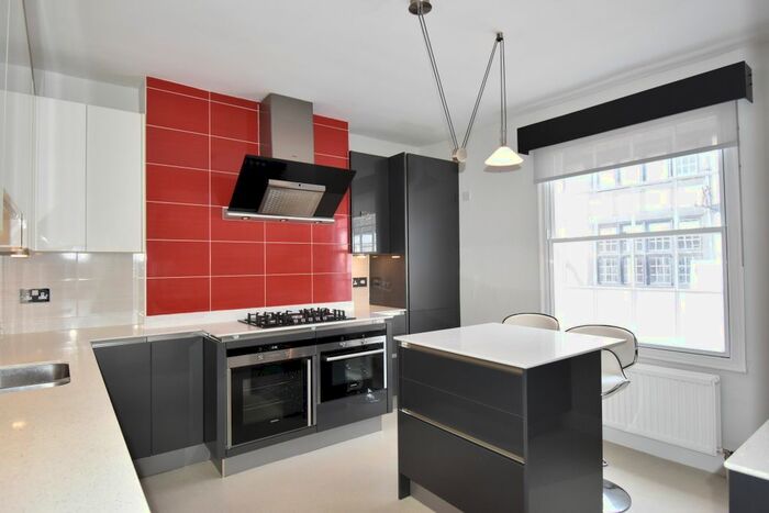 3 Bedroom Flat For Sale In Thoroughfare, Woodbridge, IP12