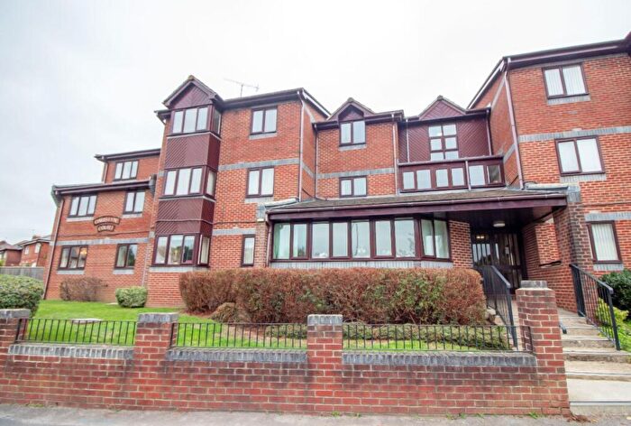1 Bedroom Flat For Sale In Christyne Court, Stakes Road, Waterlooville, PO7
