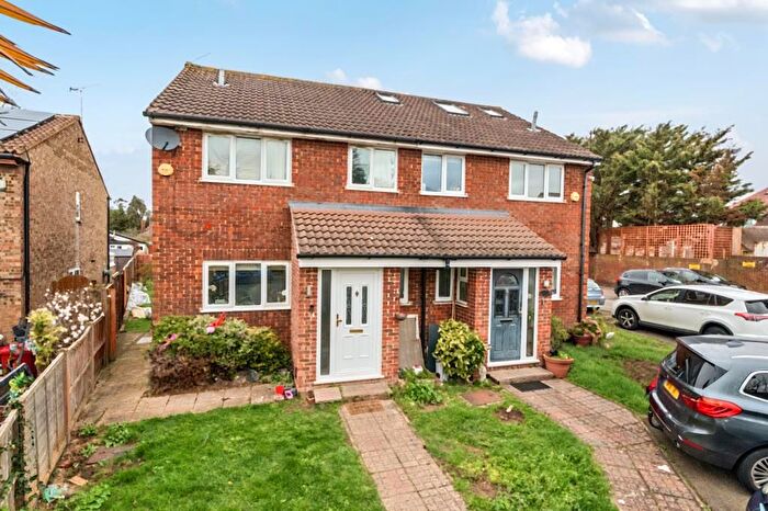 4 Bedroom Semi-detached House For Sale In Burnham, Sandringham Court, Burnham, Slough, SL1