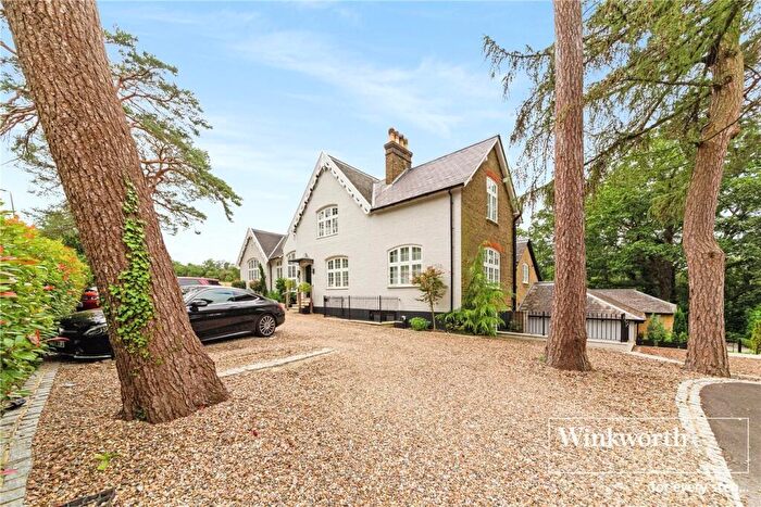 2 Bedroom Apartment For Sale In Heathfield Road, Keston, BR2