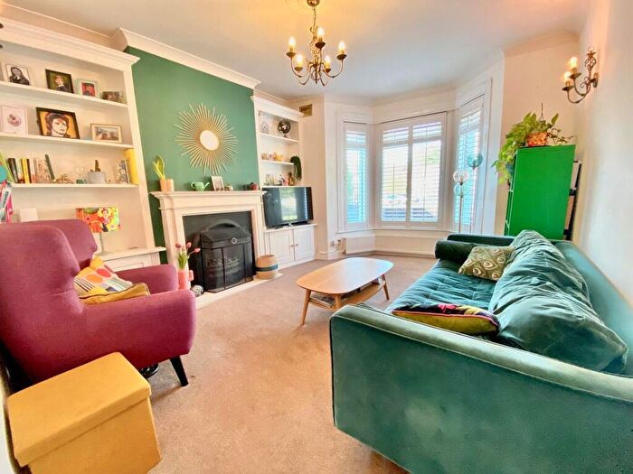 2 Bedroom End Of Terrace House For Sale In Park End, Bromley, BR1