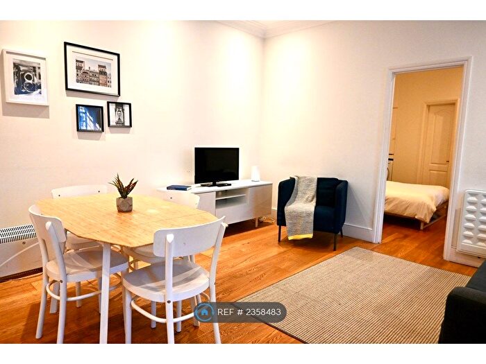 1 Bedroom Flat To Rent In St Peters Street, London, N1