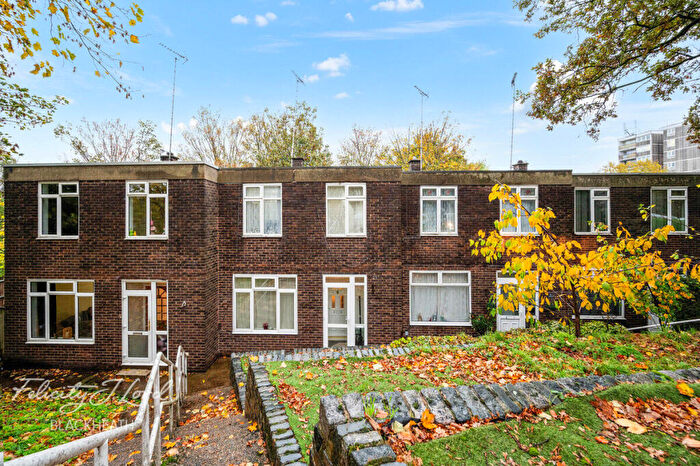 3 Bedroom Terraced House For Sale In Felspar Close, Plumstead, SE18