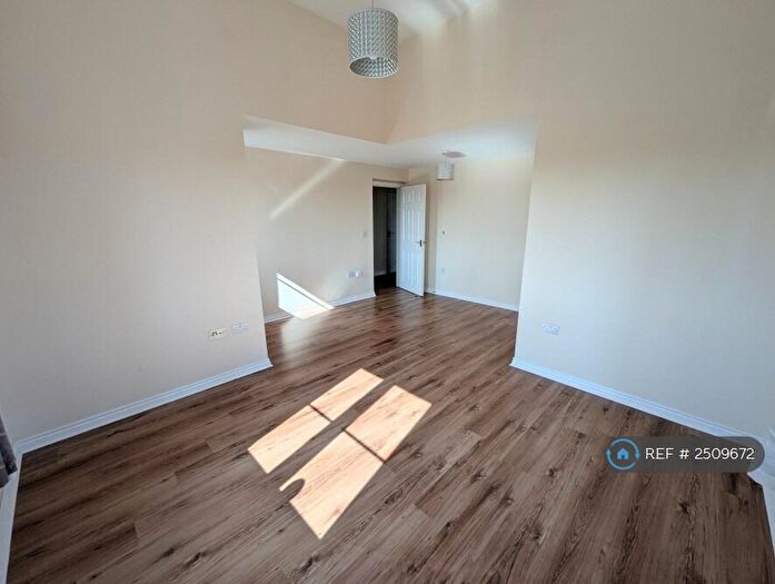 2 Bedroom Flat To Rent In Millwater House, Swindon, SN3