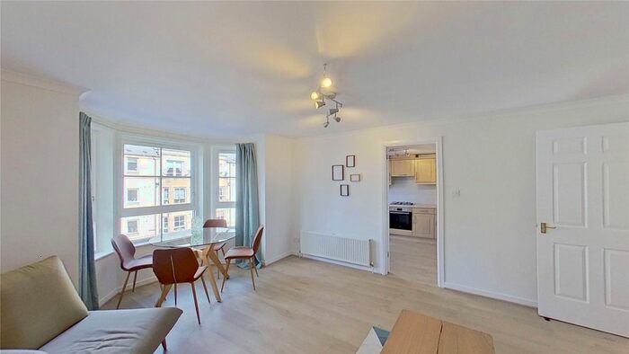 2 Bedroom Flat To Rent In Dicksonfield, Edinburgh, Midlothian, EH7