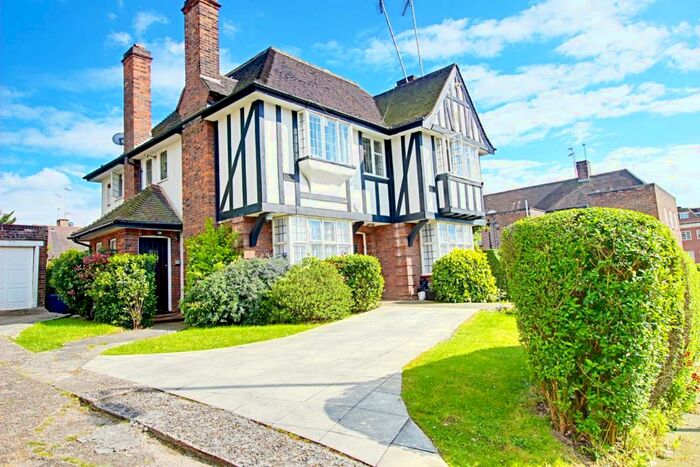 1 Bedroom Apartment To Rent In Ossulton Way, London, N2