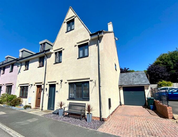 Houses for sale & to rent in Portskewett, Caldicot