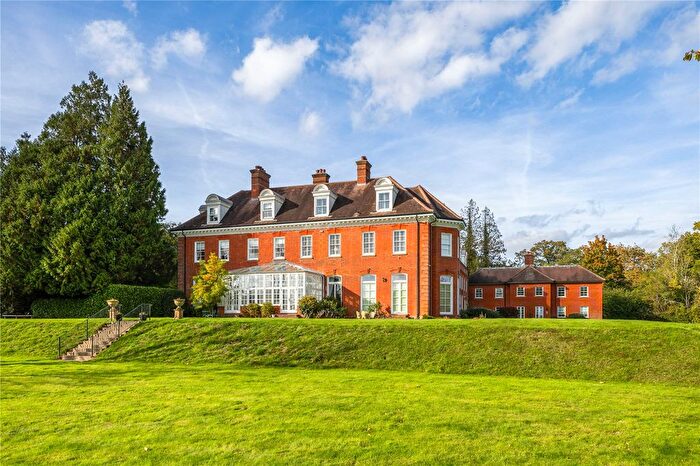 2 Bedroom Flat For Sale In Nanhurst Park, Elmbridge Road, Cranleigh, Surrey, GU6