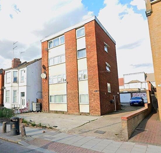 2 Bedroom Flat To Rent In West Hendon Broadway, NW9