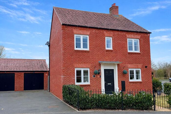 4 Bedroom Detached House For Sale In Spearhead Road, Bidford On Avon, B50
