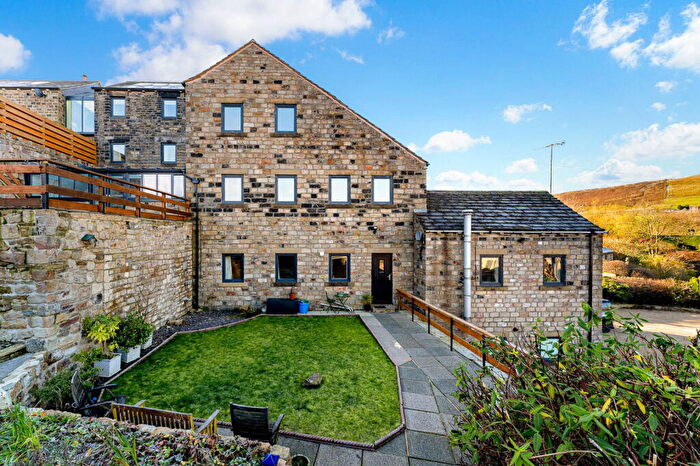 5 Bedroom Character Property For Sale In Kiln Green, Diggle, Saddleworth, OL3