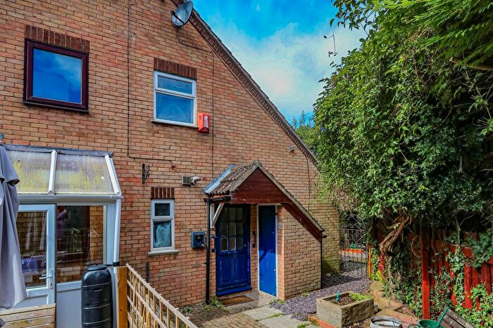 1 Bedroom Property To Rent In Fulmar Close, Penarth, CF64