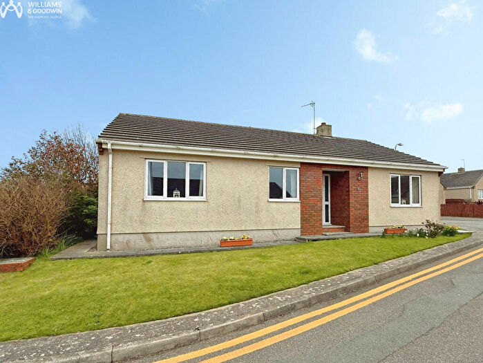 3 Bedroom Bungalow For Sale In Caer Delyn, Llanerchymedd, Anglesey, LL71