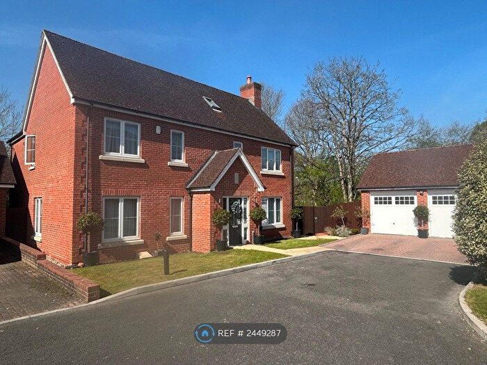 6 Bedroom Detached House To Rent In Wall Tyning Gardens, Bristol, BS30