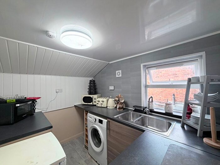 1 Bedroom Flat To Rent In High Street, Chester, CH4