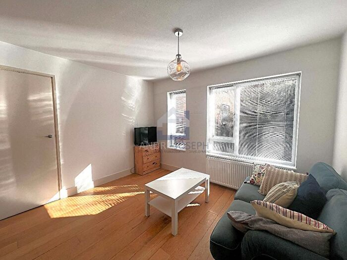 2 Bedroom Flat To Rent In Nightingale House, Hillyard St, London, SW9