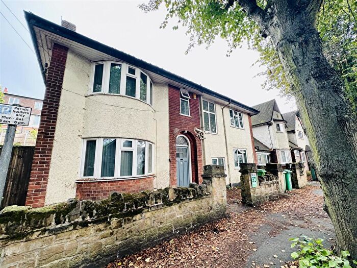 9 Bedroom House To Rent In Rolleston Drive, Nottingham, NG7