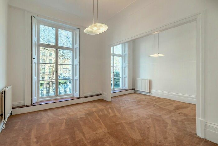 3 Bedroom Flat To Rent In Sussex Gardens, Bayswater, W2