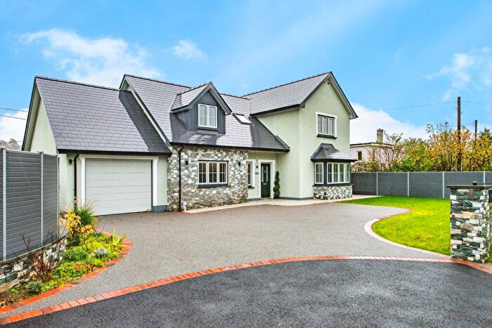 4 Bedroom Detached House For Sale In Cae Crug, Penrhiwllan, SA44