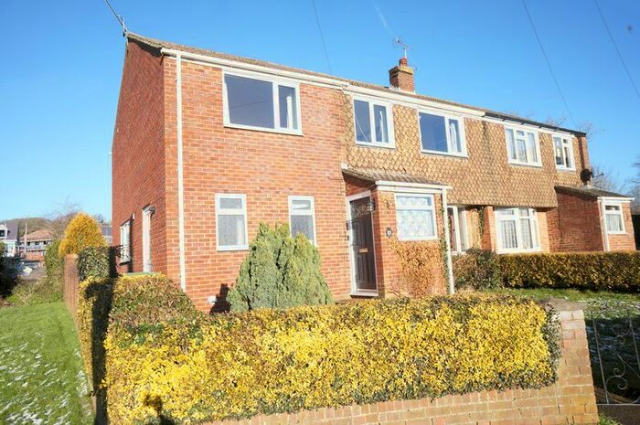 4 Bedroom Semi-Detached House To Rent In Hall Road, Alton, GU34