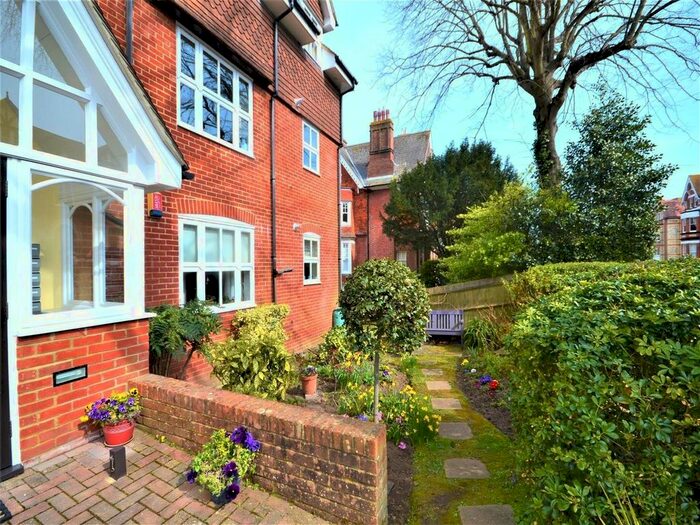 2 Bedroom Flat To Rent In Silverdale Road, Eastbourne, BN20
