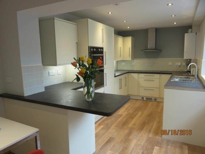 2 Bedroom Flat To Rent In Margaret Street, Beaumaris, LL58