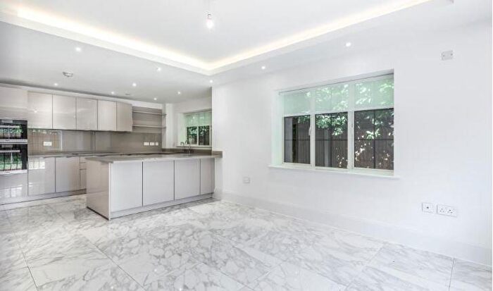 5 Bedroom House To Rent In Chandos Way, Hampstead, NW11