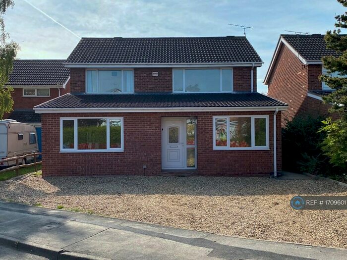 4 Bedroom Detached House To Rent In Trevalyn Way, Wrexham, LL12