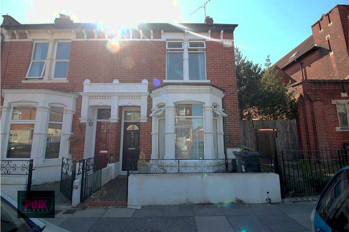 3 Bedroom Terraced House To Rent In Lyndhurst Road, PO2