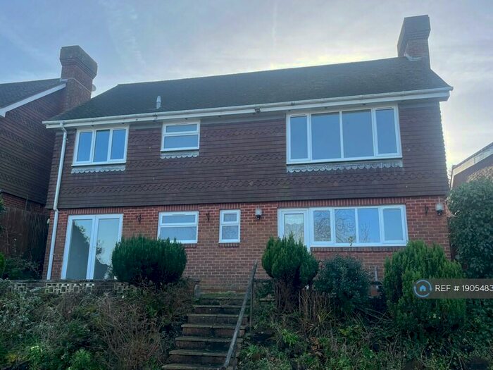 4 Bedroom Detached House To Rent In Ascot Close, Eastbourne, BN20