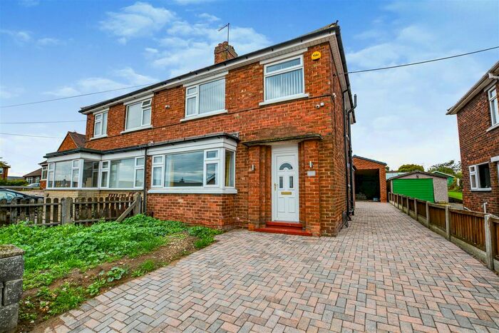3 Bedroom Semi-Detached House To Rent In Endcliffe Avenue, Bottesford, Scunthorpe, DN17
