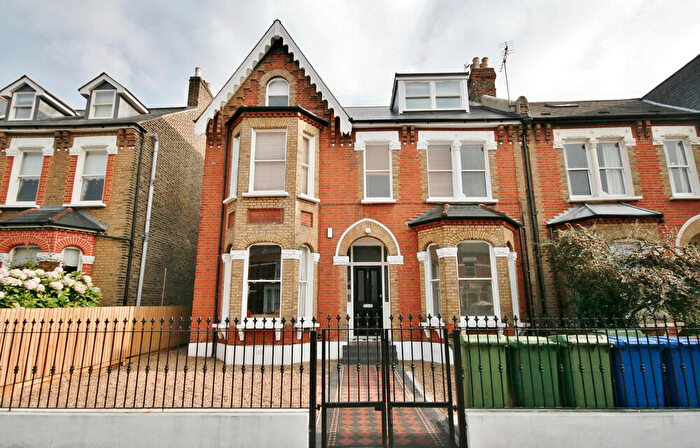 2 Bedroom Flat To Rent In Mundania Road, East Dulwich, SE22