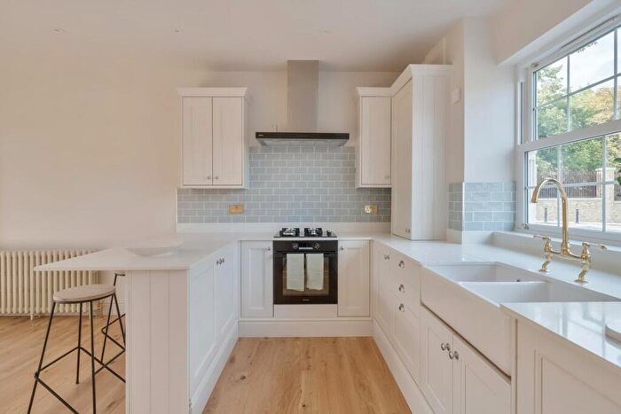 2 Bedroom Detached House For Sale In Inverton Road, London, SE15