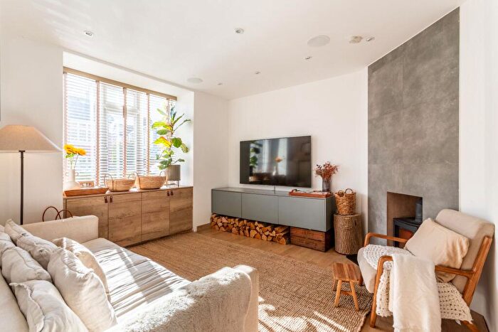 3 Bedroom Terraced House For Sale In Bristol Street, Brighton, BN2