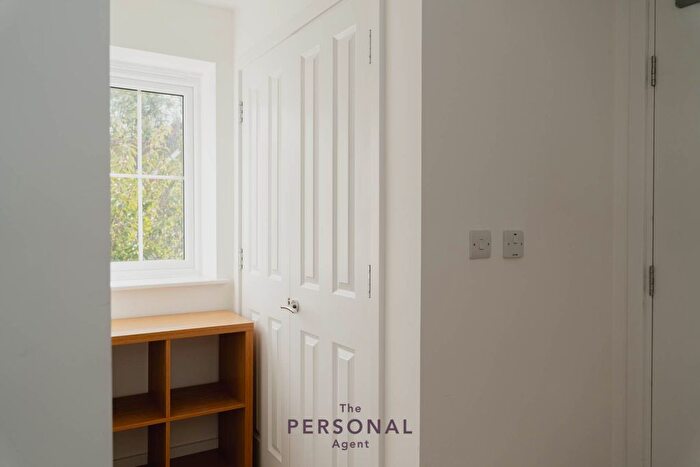 1 Bedroom Flat To Rent In Hayton Crescent, Tadworth, KT20