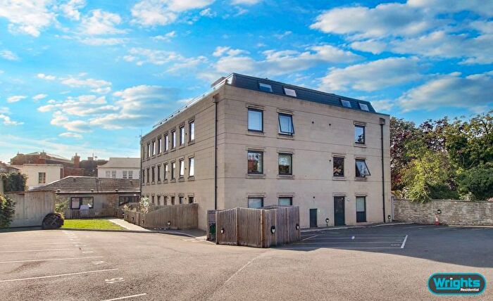 1 Bedroom Flat For Sale In Manvers Street, Trowbridge, BA14