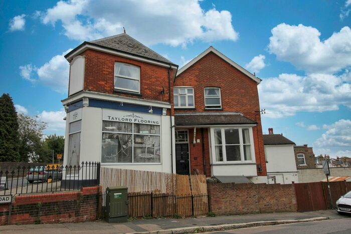 Studio To Rent In Hatchlands Road, Redhill, RH1