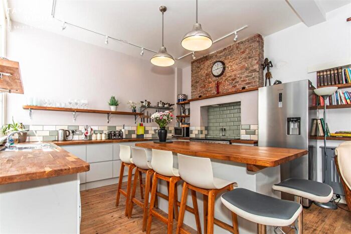 4 Bedroom Flat To Rent In St. Georges Road, Brighton, BN2