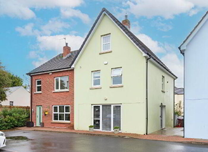 4 Bedroom TownHouse For Sale In Kingsfort Square, Moira, BT67
