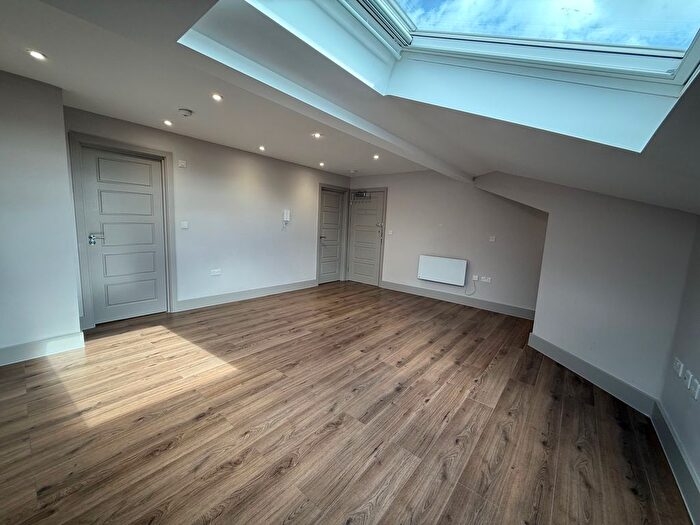 1 Bedroom Flat To Rent In Quilters Way, Stoke Mandeville, Aylesbury, HP22