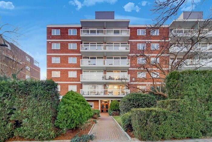 2 Bedroom Flat To Rent In Wimbledon Park Road, Southfields, London, SW19