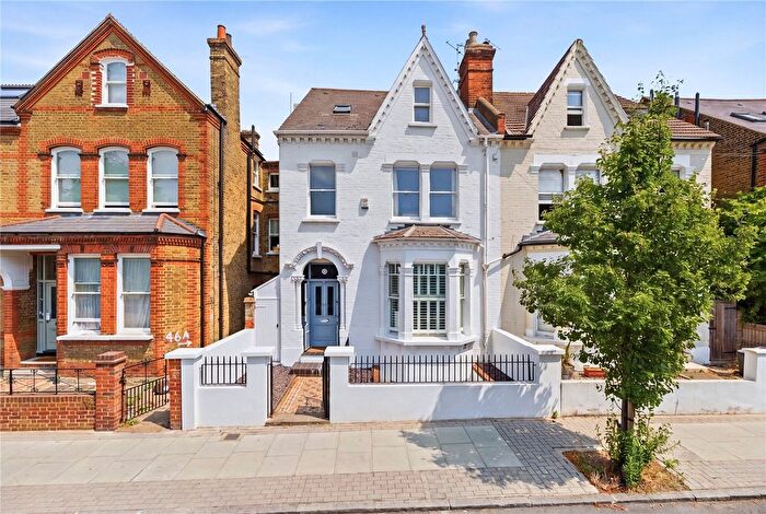 5 Bedroom End Of Terrace House For Sale In Hendrick Avenue, SW12