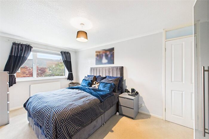 3 Bedroom Terraced House For Sale In Romsey Close, Blackwater, Camberley, Hampshire, GU17