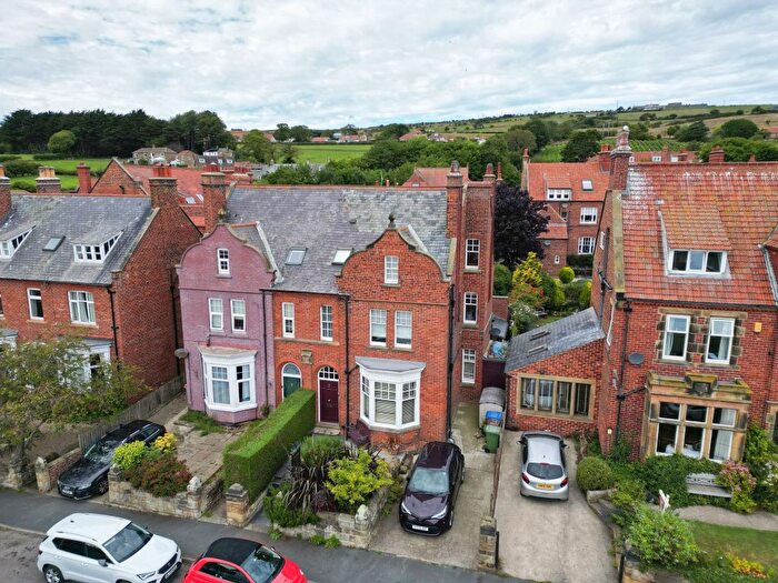 5 Bedroom Semi-detached House For Sale In Aldersyde, Mount Pleasant South, YO22